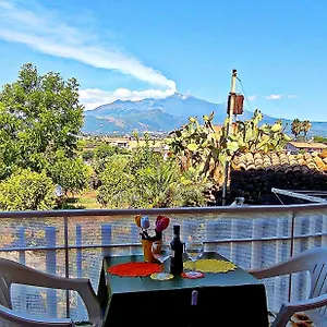  Hébergement de vacances Casa Del Sole Con Vista Sull'etna A 200 Mt Dal Mare